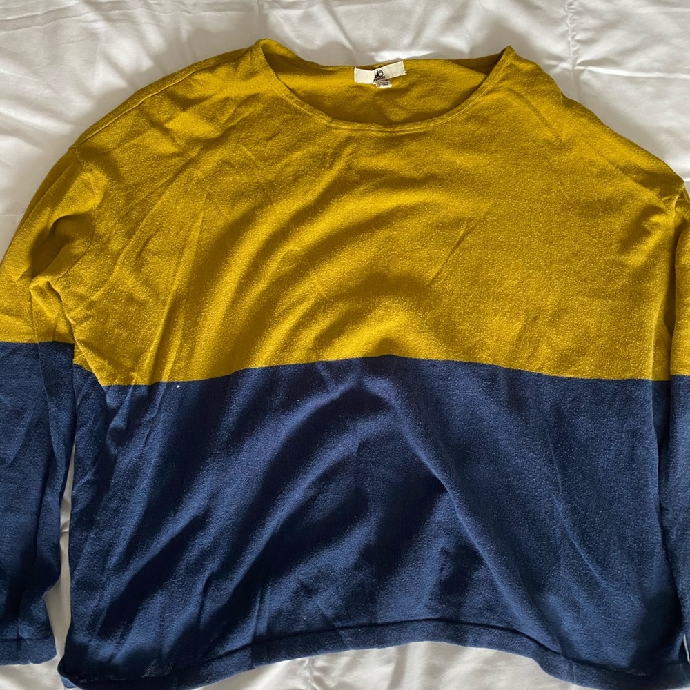 Long sleeve color block top